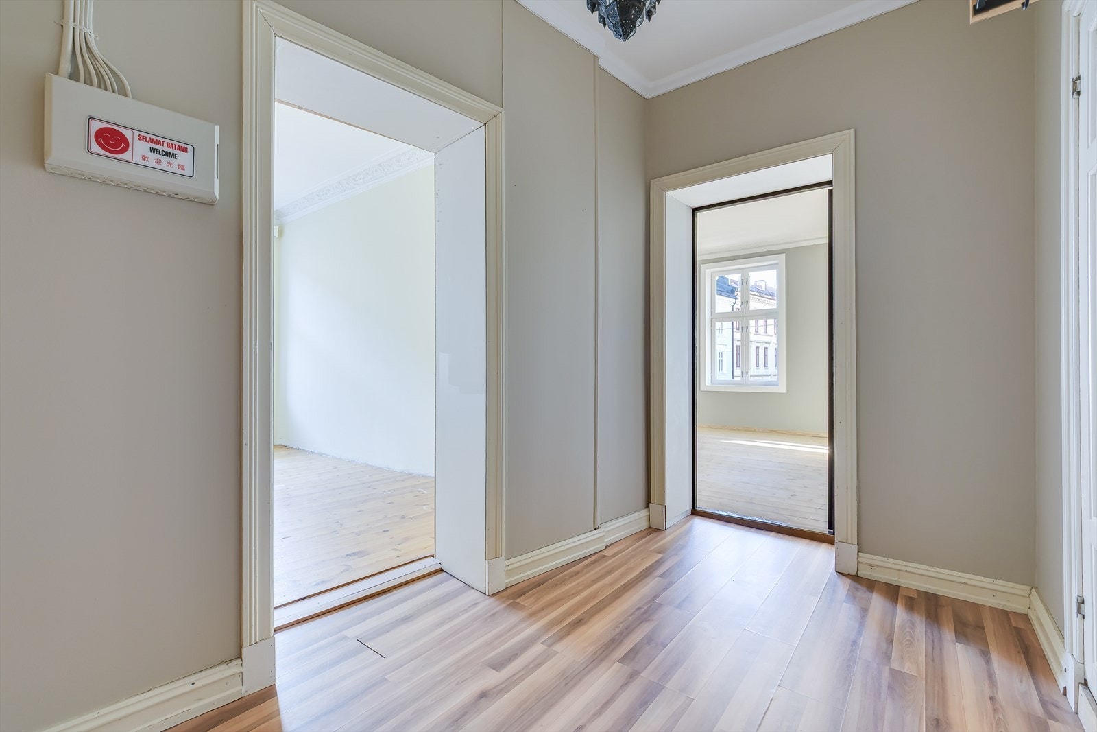 Loftsbod på ca 2 kvm og kjellerbod på ca 5,5 kvm i gulvareal (ikke målbart pga takhøyde). Galleribilde