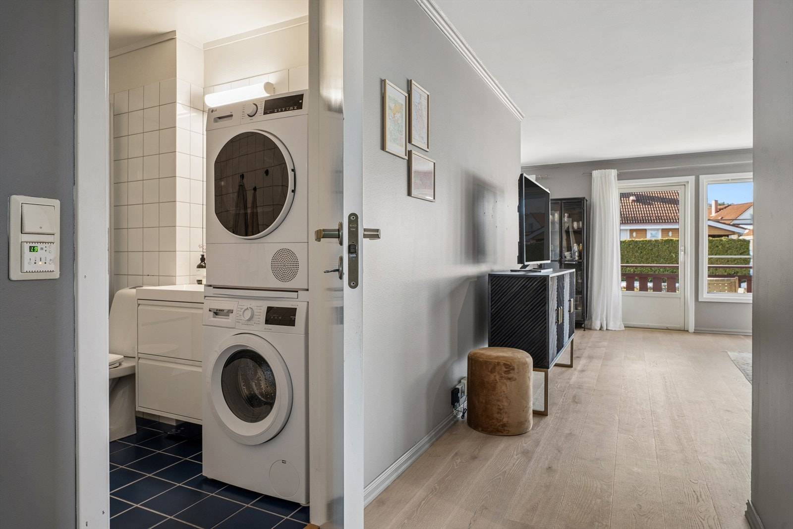 Videre adkomst til bad via gang. Galleribilde