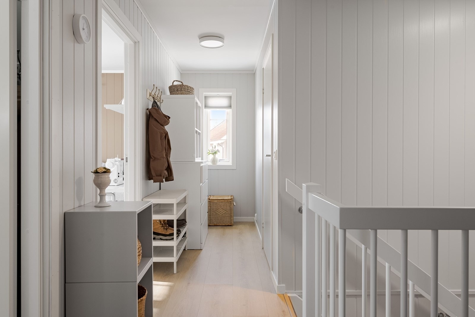 I gangen det plass til kontorpult eller garderobeløsninger. Galleribilde