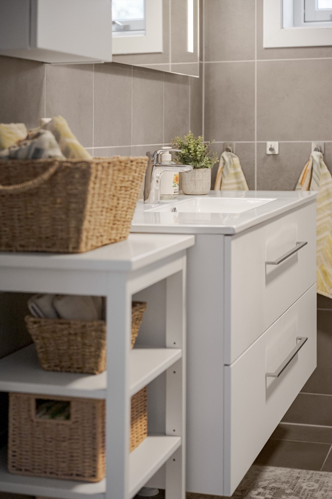 I tilknytning til soverommene i 2. etasje har du nok et flott baderom fra byggeåret 2024. Galleribilde