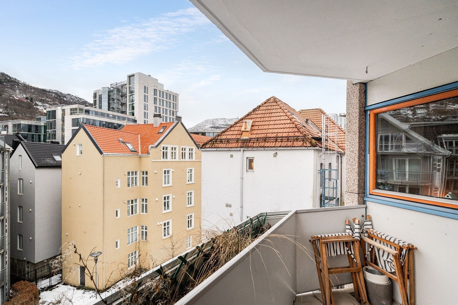 Det er takoverbygget balkong med flott utsikt. Galleribilde