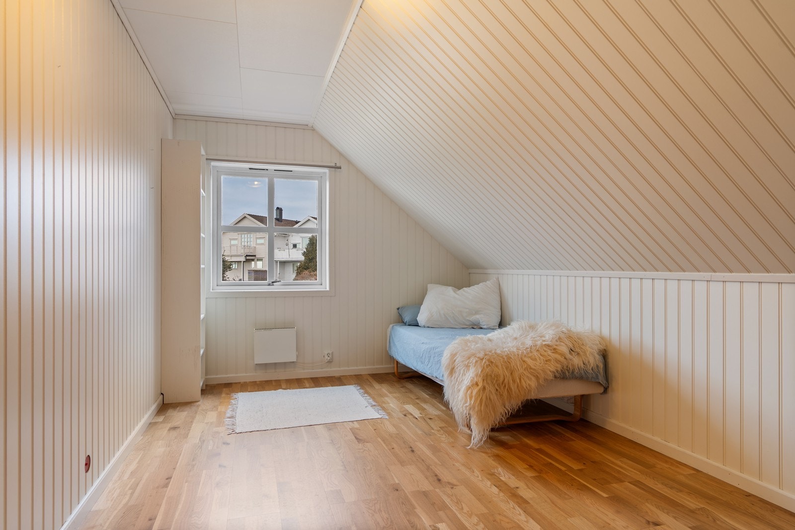 Soverom nr. 2. 2. etg. Lyst og delikat. Galleribilde