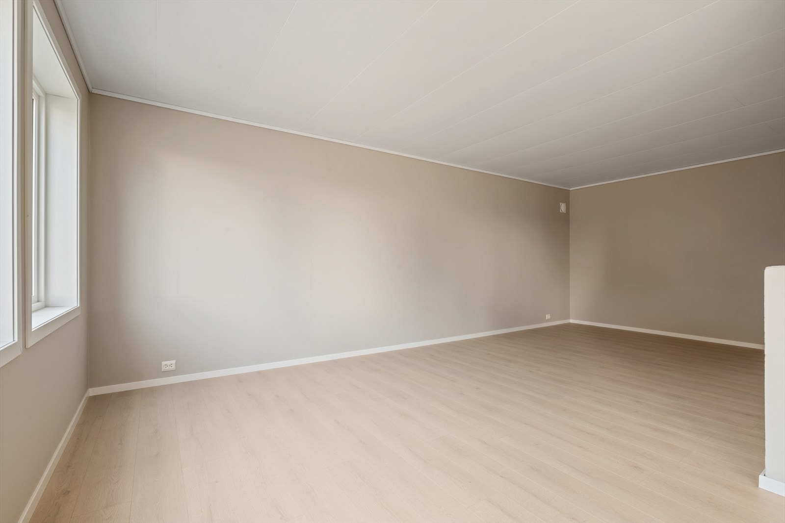 I 2025 ble det lagt nye gulvoverflater i alle rom unntatt baderom og bod. Galleribilde