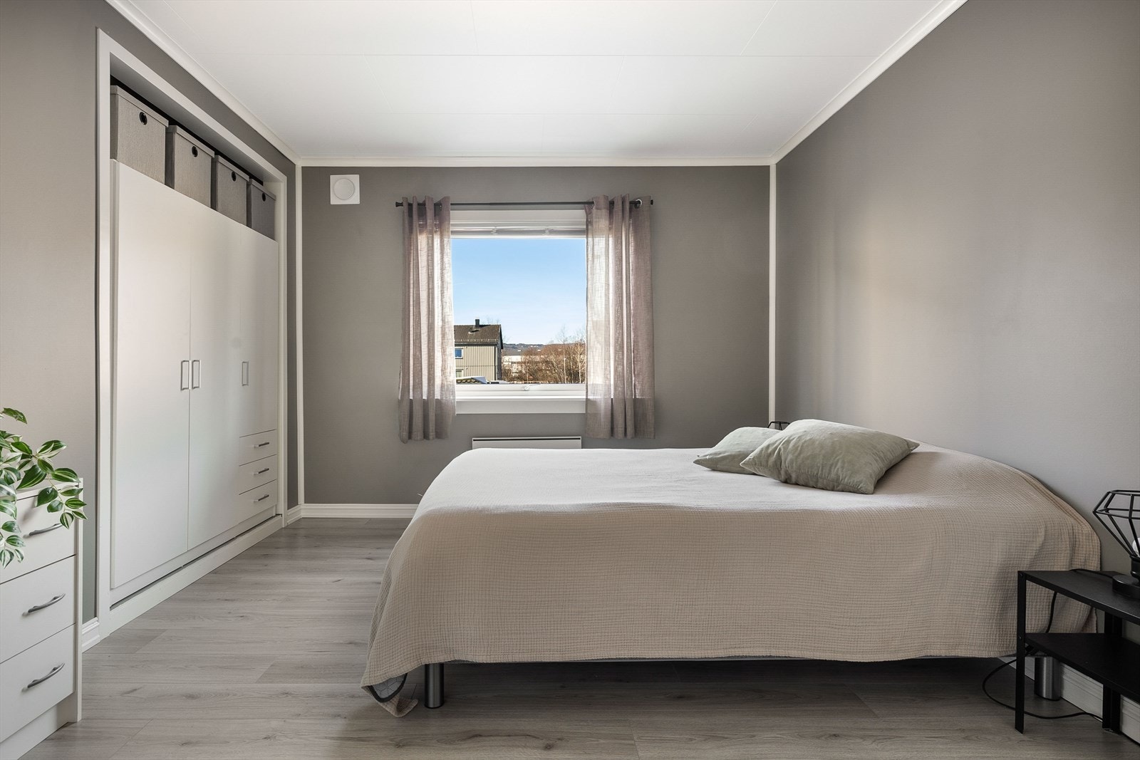 Soverom 1 - Leiligheten har to gode soverom. Galleribilde