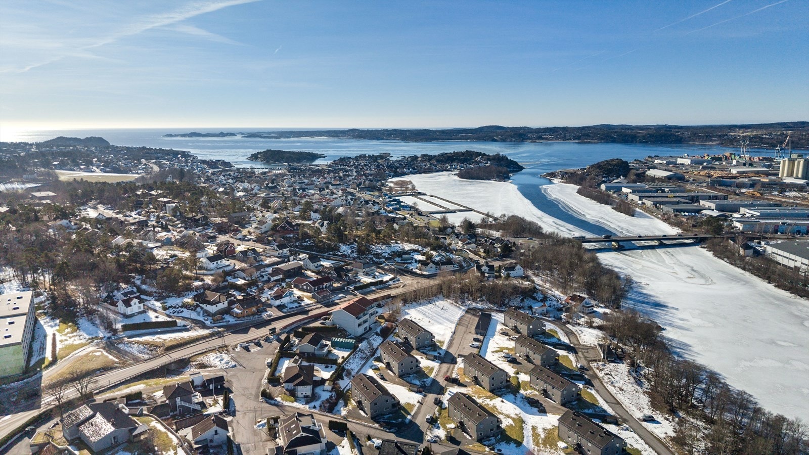 Her bor du praktisk til med nærhet til hverdagens nødvendigheter! Galleribilde