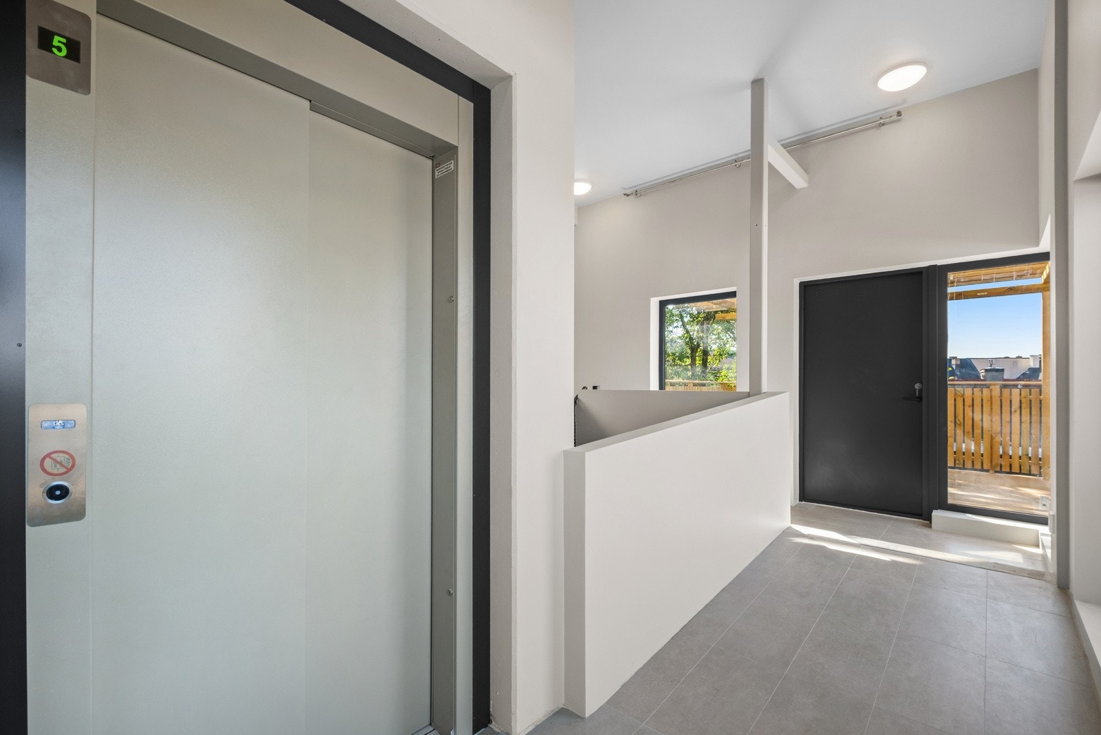 Heisadkomst til takterrassen. Galleribilde