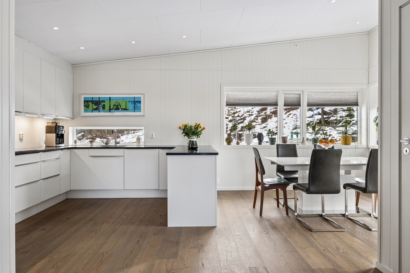 Kjøkken og spisestue Galleribilde