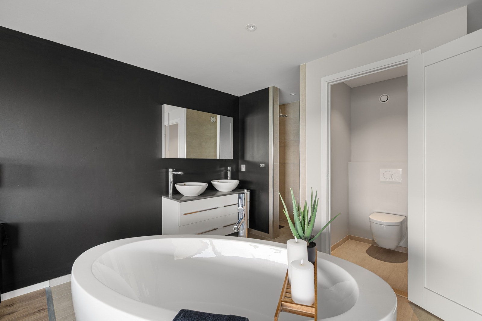 Tilknyttet separat toalettrom. Galleribilde