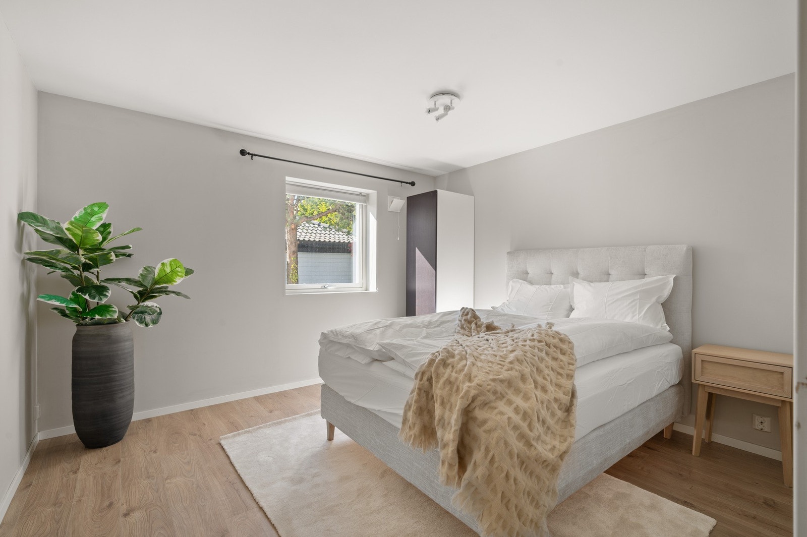 Boligen har seks romslige soverom. Galleribilde