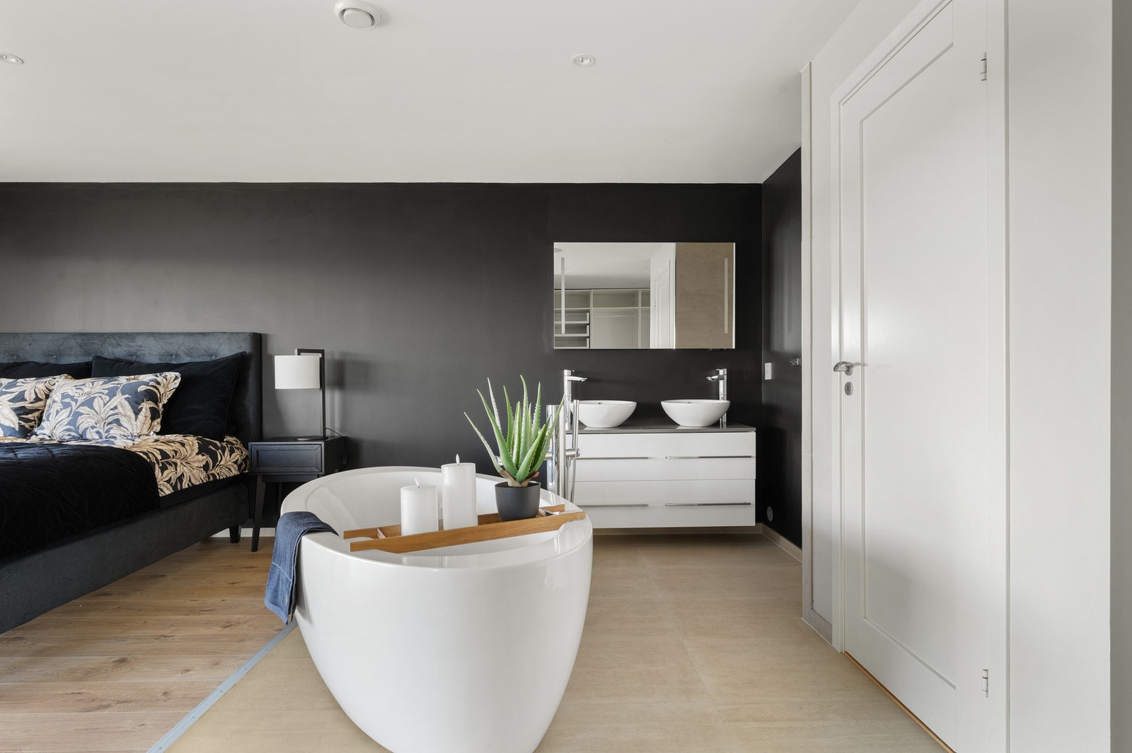 Stort og romslig badekar. Galleribilde