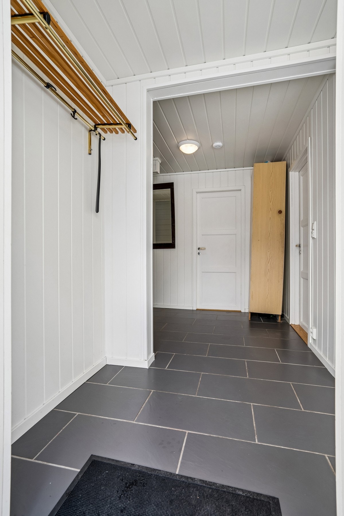 Deler av entrè/gang. Galleribilde