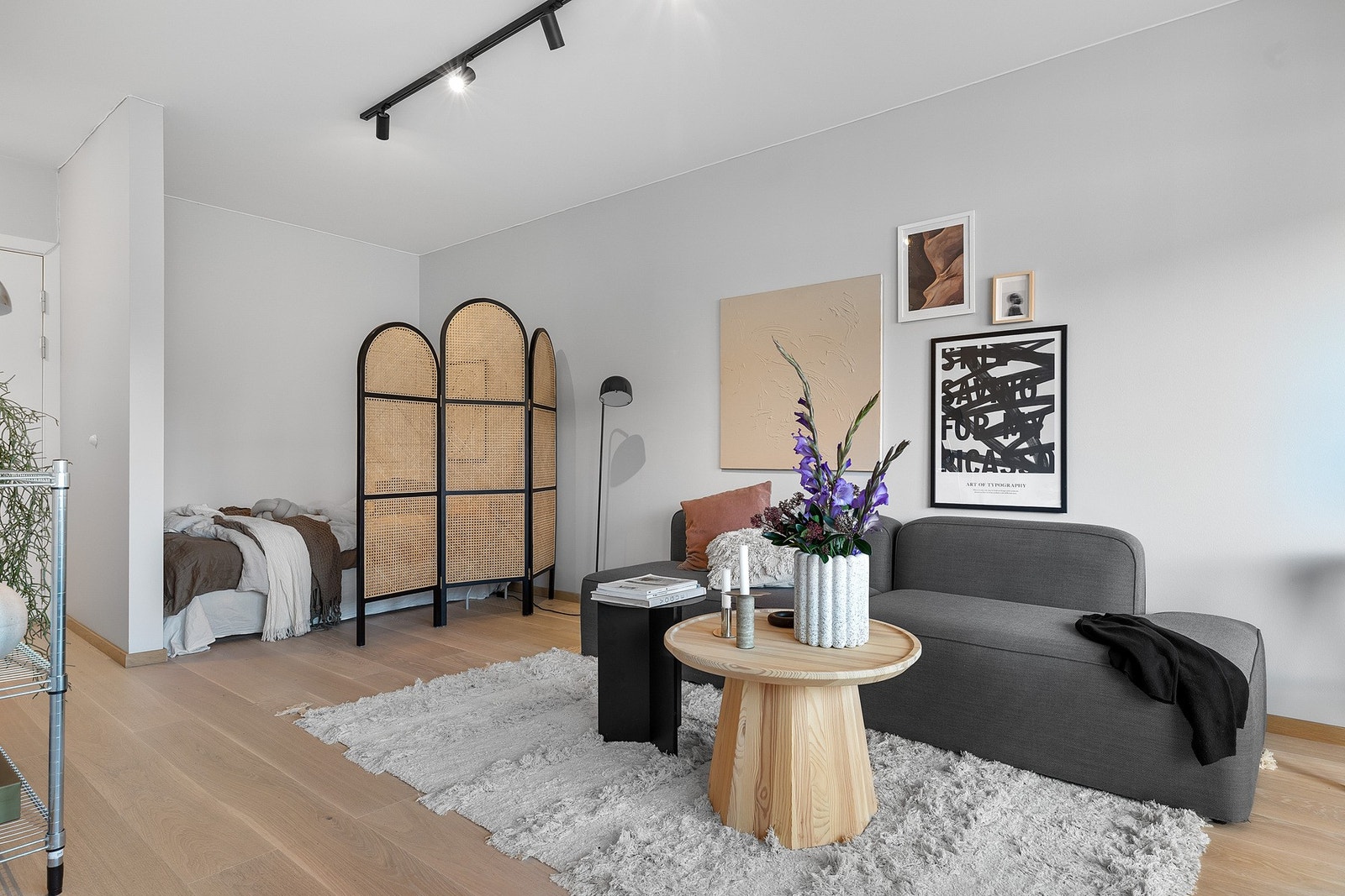 Leiligheten har svært lave felleskostnader på kun 2 301,- kr per måned. Galleribilde