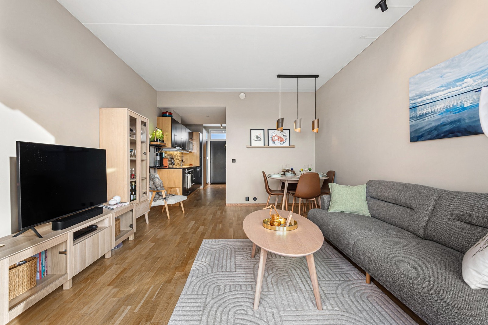 Stuen er på romslige 18,3 kvm. Galleribilde