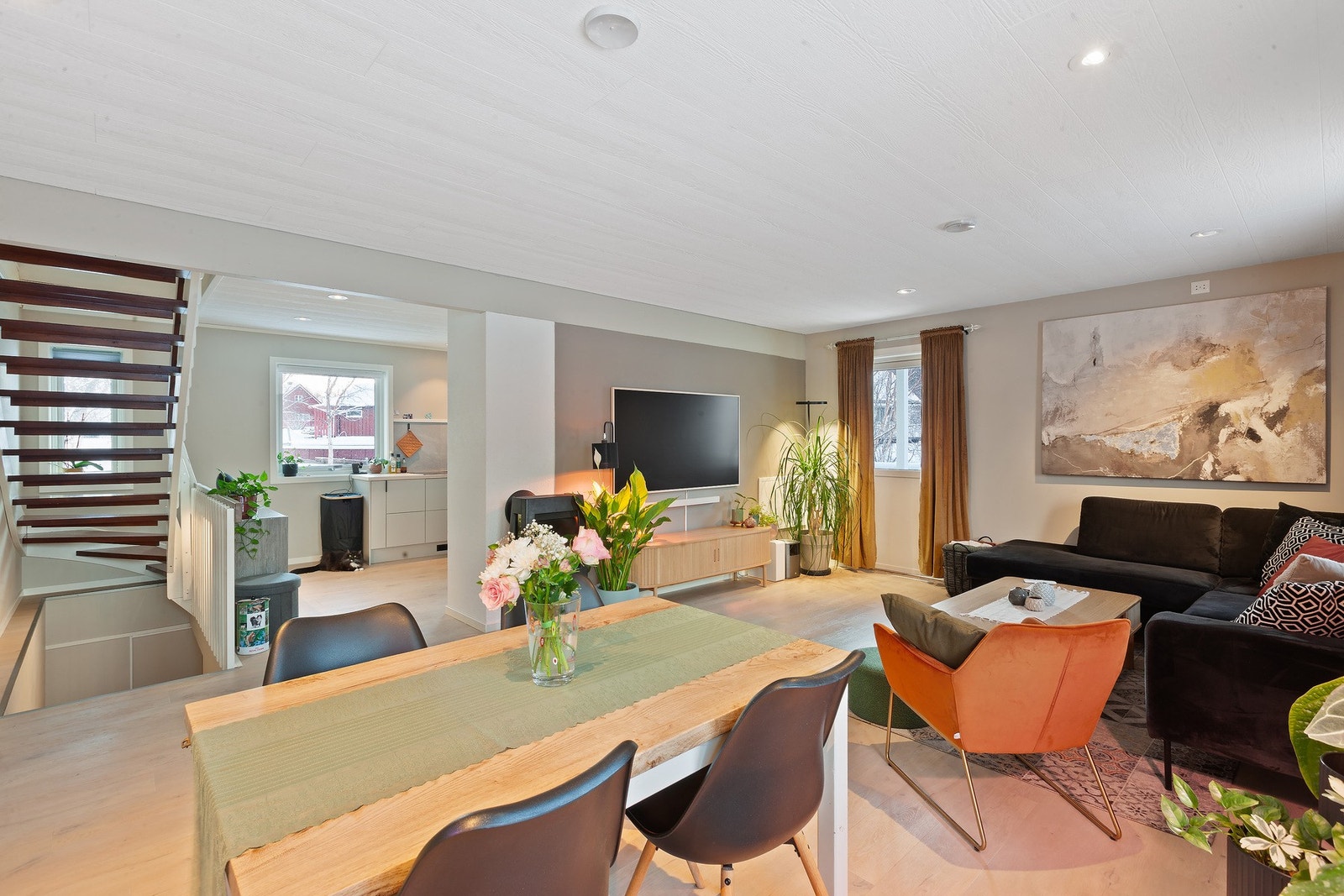 Hovedetasjen er pusset opp i 2024/2025. Galleribilde