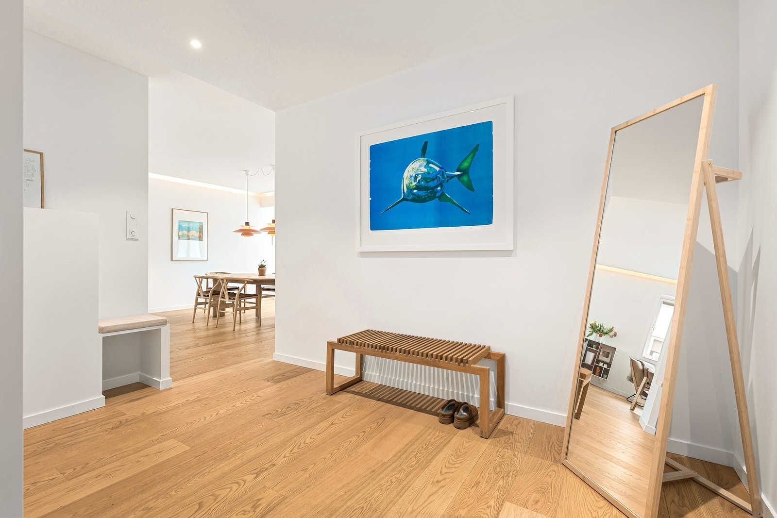 Romslig hall med garderobe Galleribilde