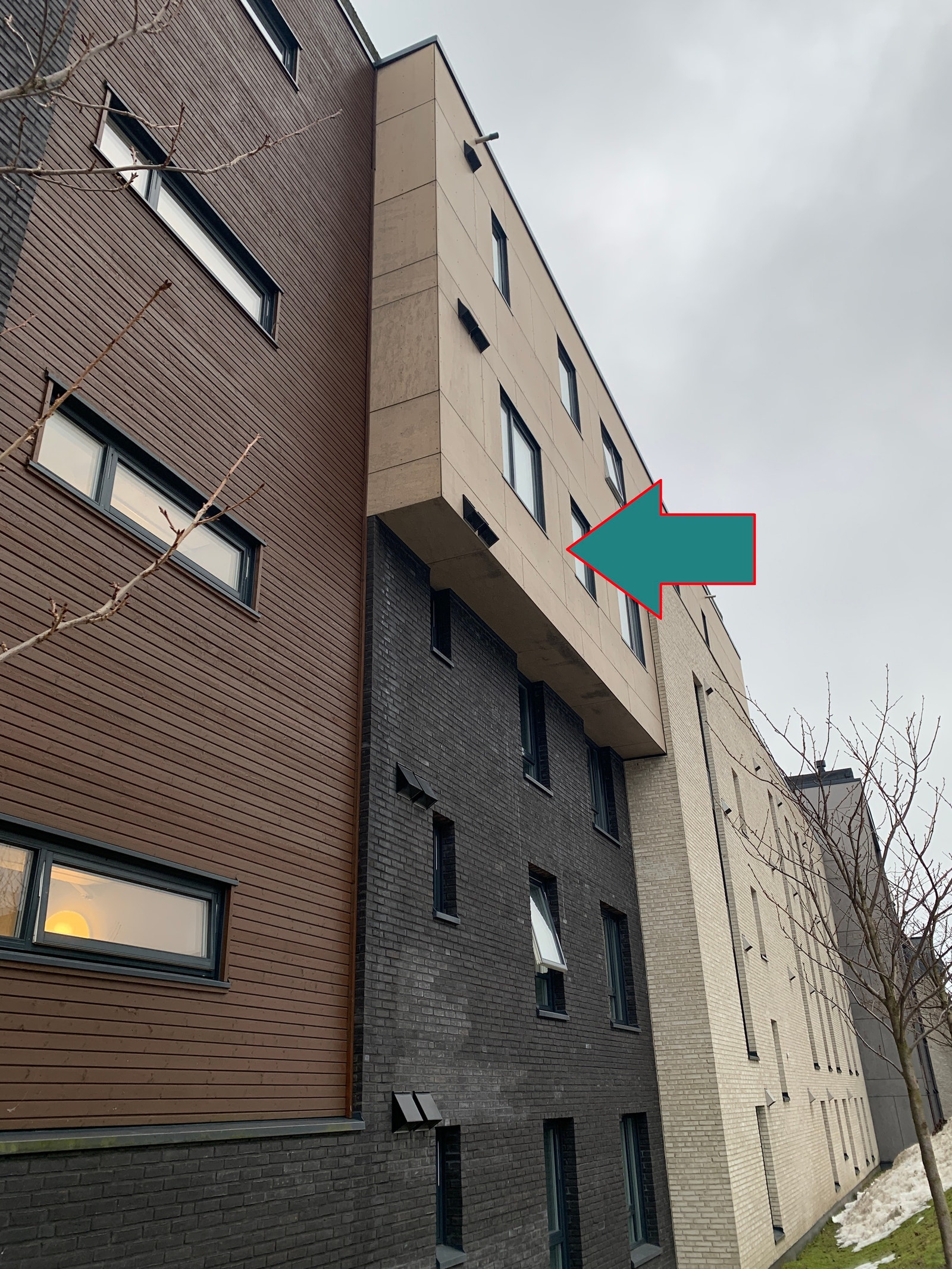 Uthevet faseade gir 3 store soverom og ekstra stor leilighet Galleribilde