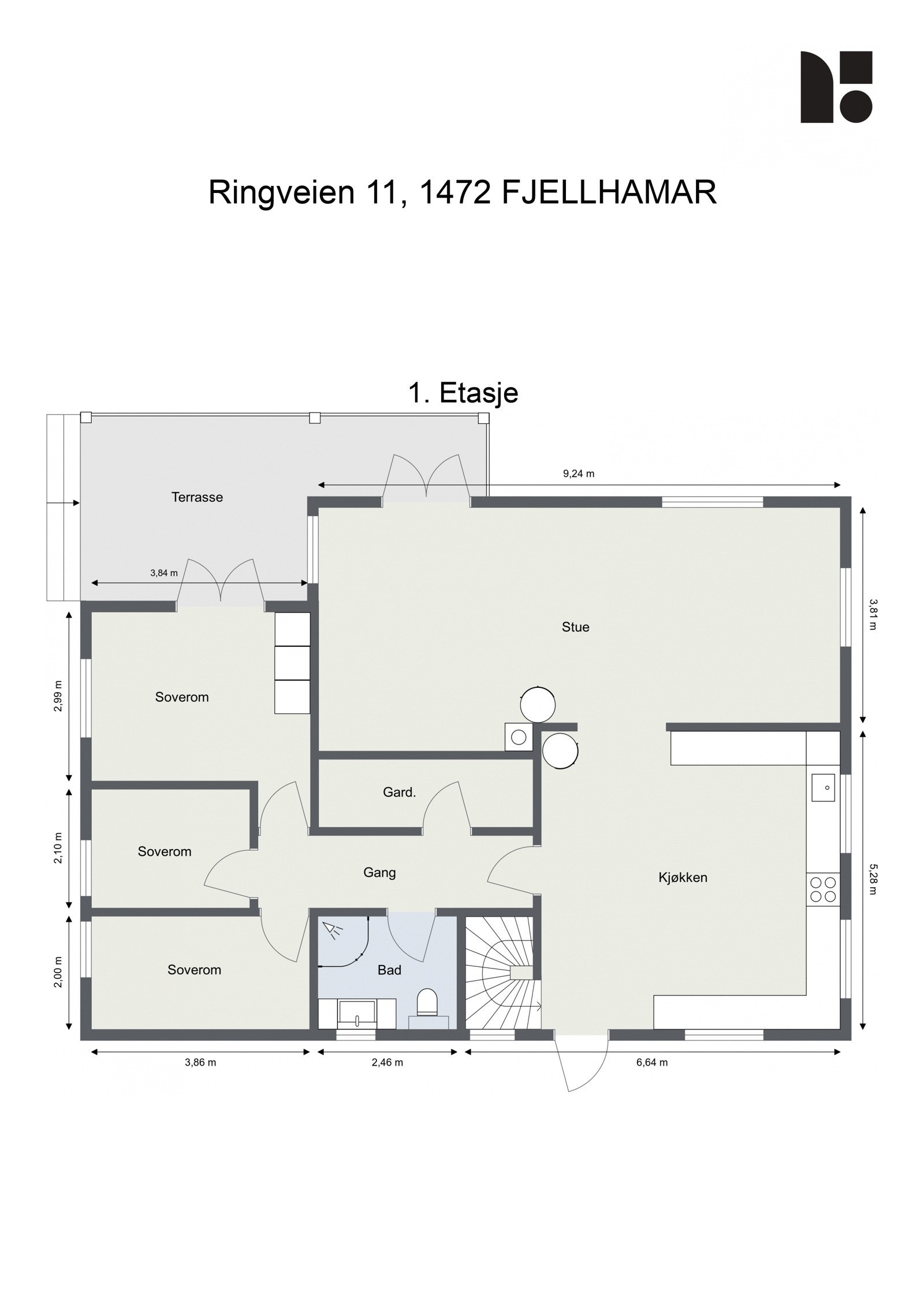 Planløsning første etasje består av gang, bad, gard, tre soverom, stue og kjøkken. Galleribilde