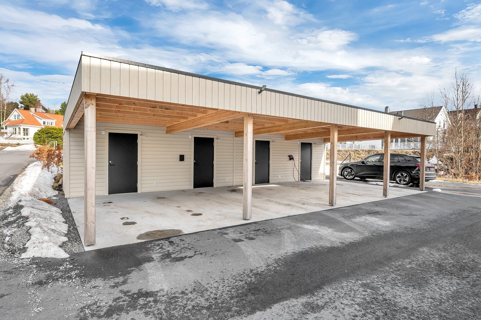 Det medfølger carport og bod like ved Galleribilde
