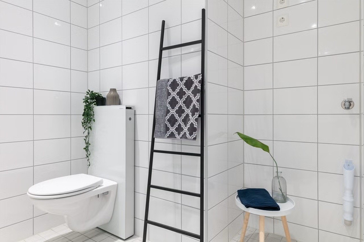 Praktisk plassbesparende vaskesøyle. Stikk til både tørk og vask. Galleribilde