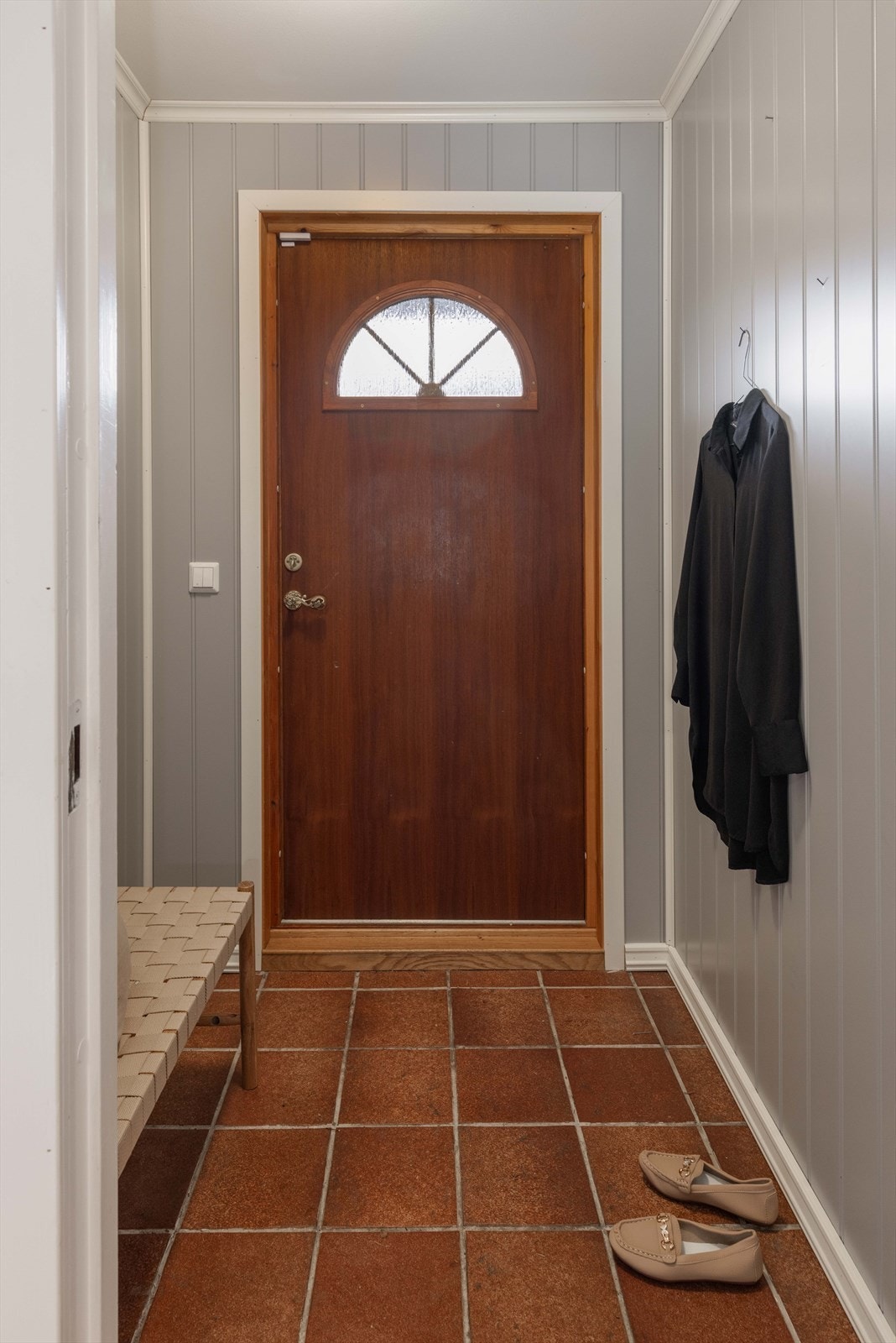 Inngangsparti med vindfang. Galleribilde