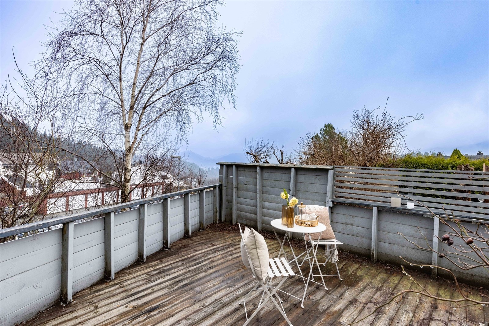 Her kan man nyte den flotte utsikten over nærområdet, samt vakkert naturlandskap. Galleribilde