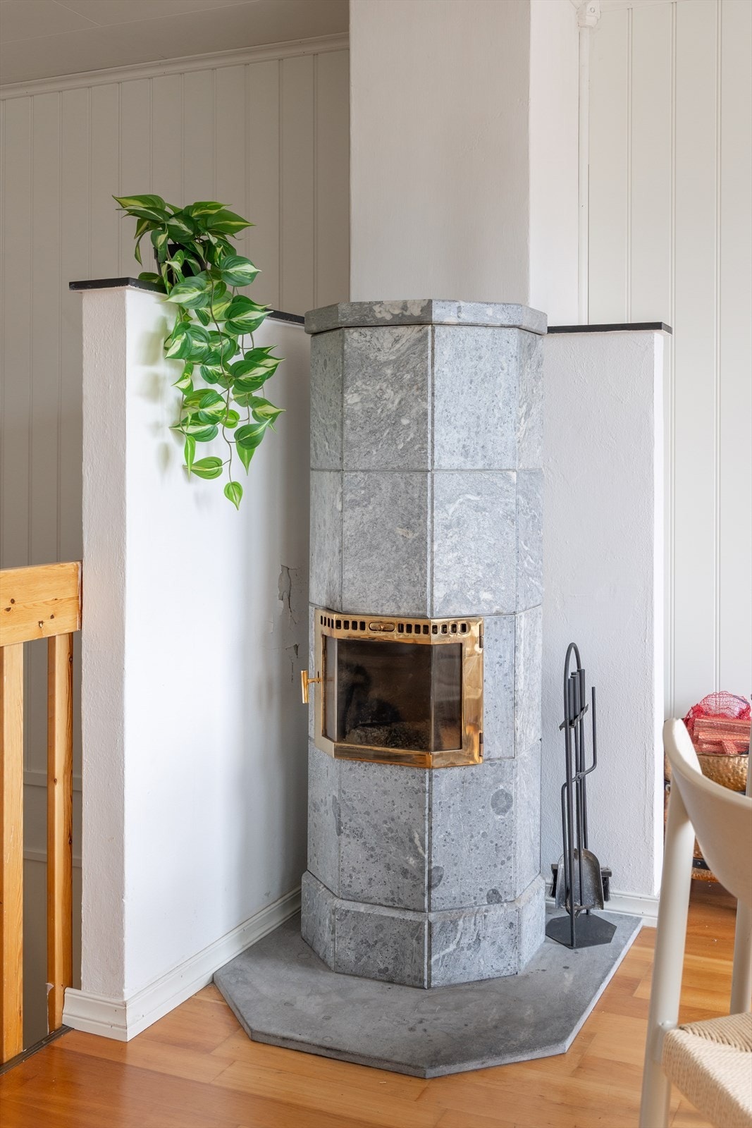 Stuen har vedovn som gir ekstra varme på kalde dager! Galleribilde