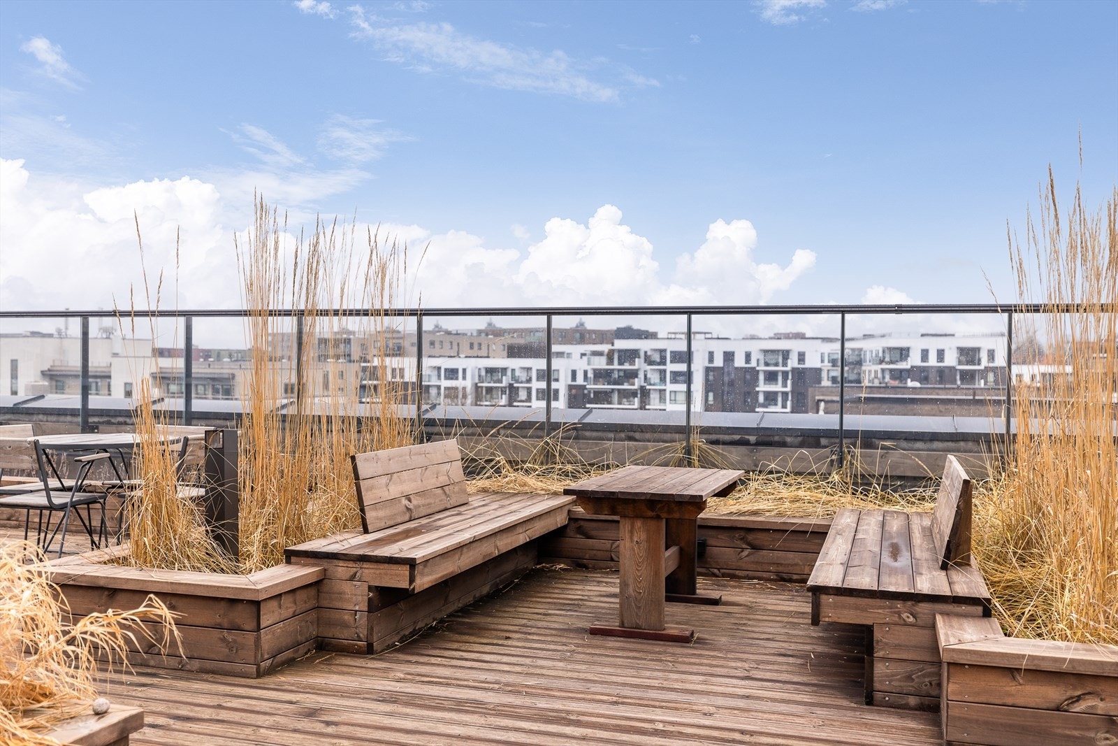 Denne takterrassen har man enkelt tilkomst til i samme bygg som leiligheten, heis opp til 7. etg. Galleribilde