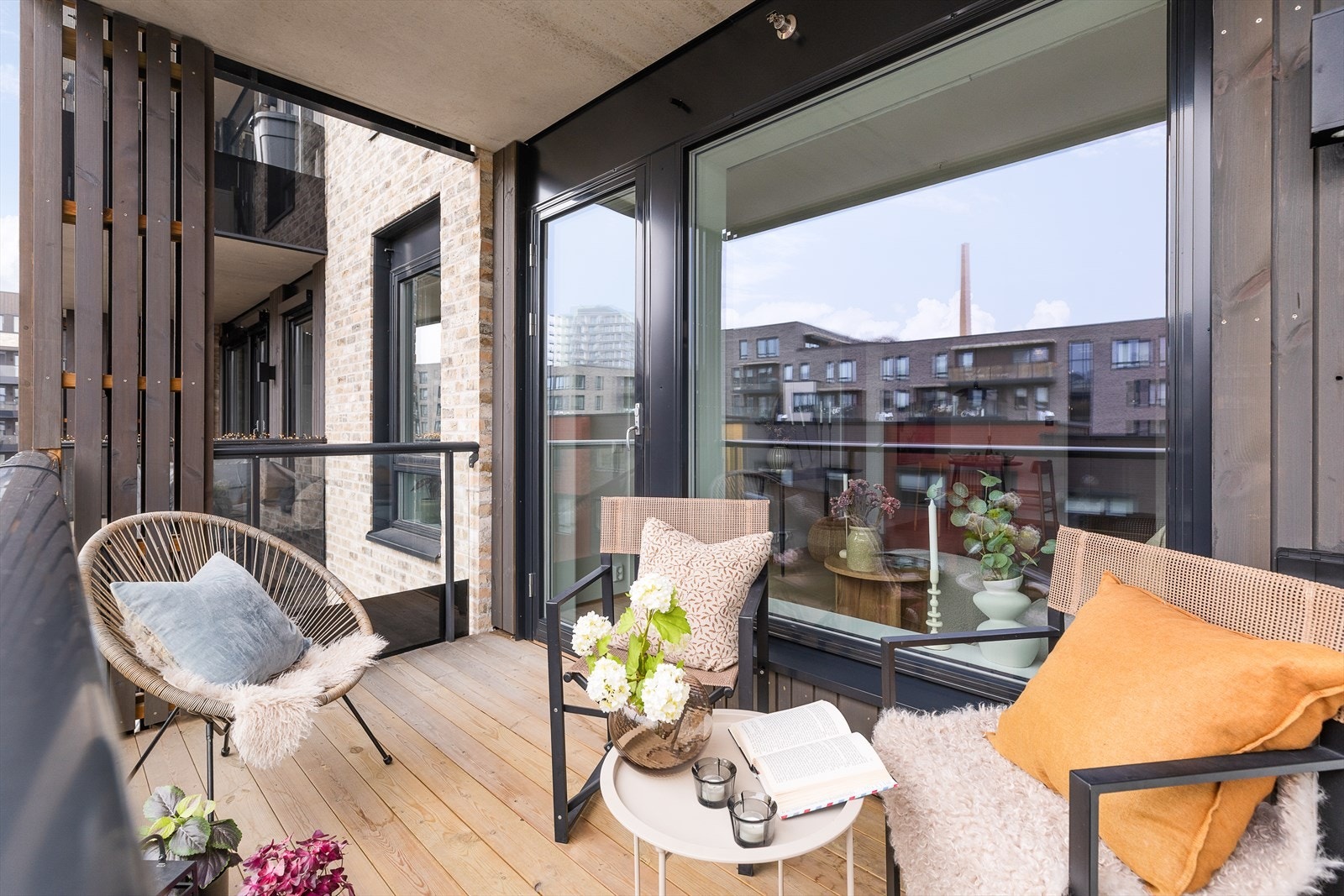 Her kan du innrede med diverse utemøblemet og nyte sommerhalvåret. Galleribilde