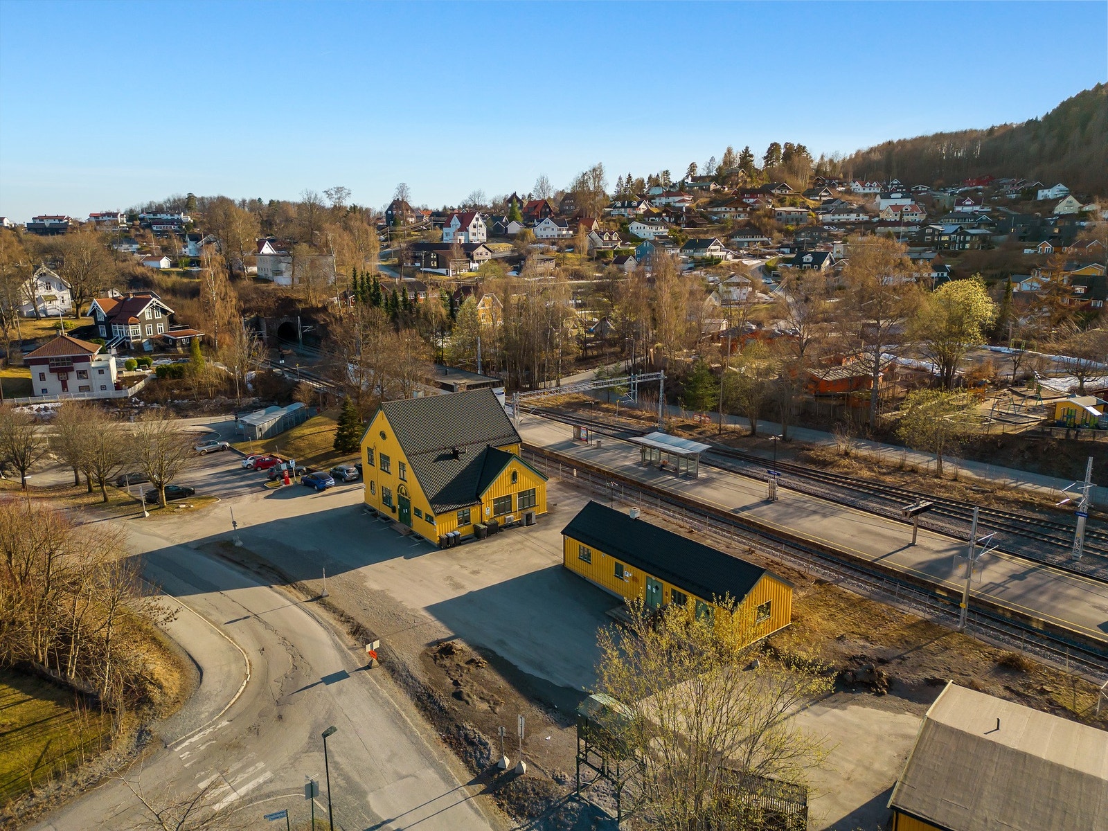 Ca. 10 minutters gange til Hvalstad togstasjon Galleribilde