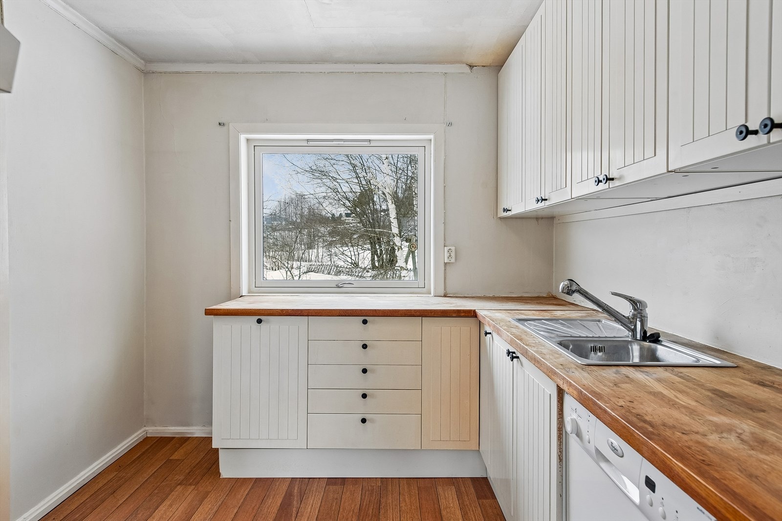 Rikelig med benkeplass gir gode arbeidsforhold for kokken. Galleribilde