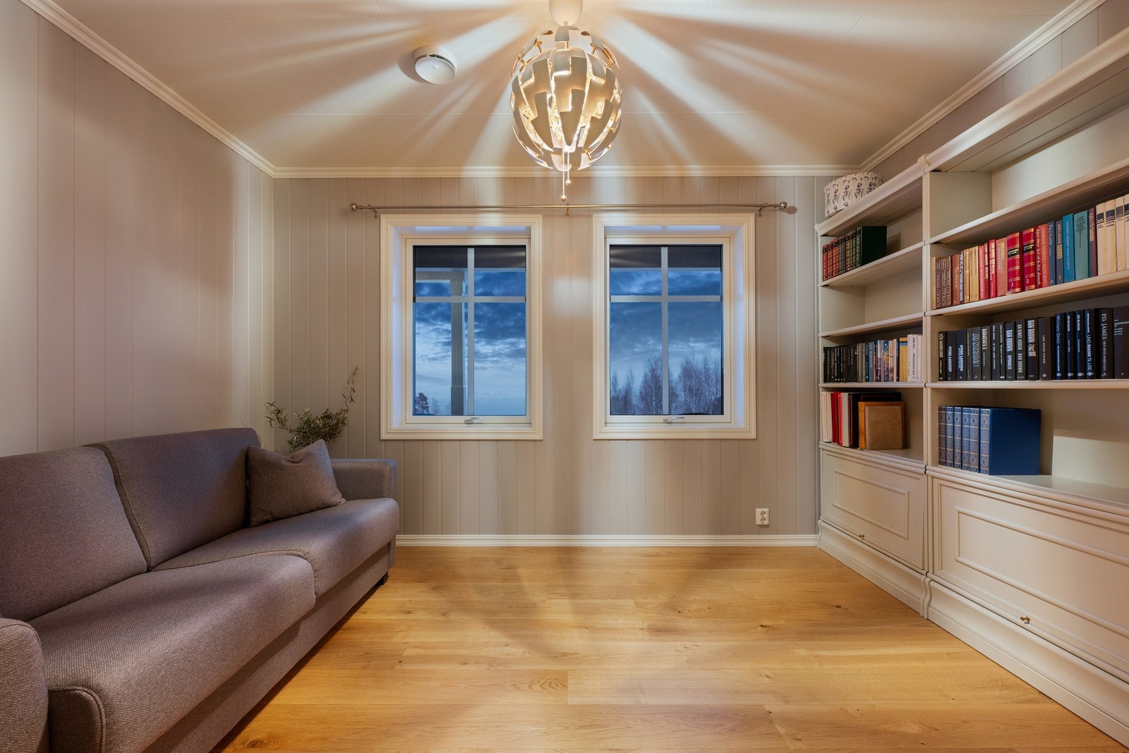 Boligen har i dag 2 soverom. Soverom med god plass til seng og møblement. Galleribilde