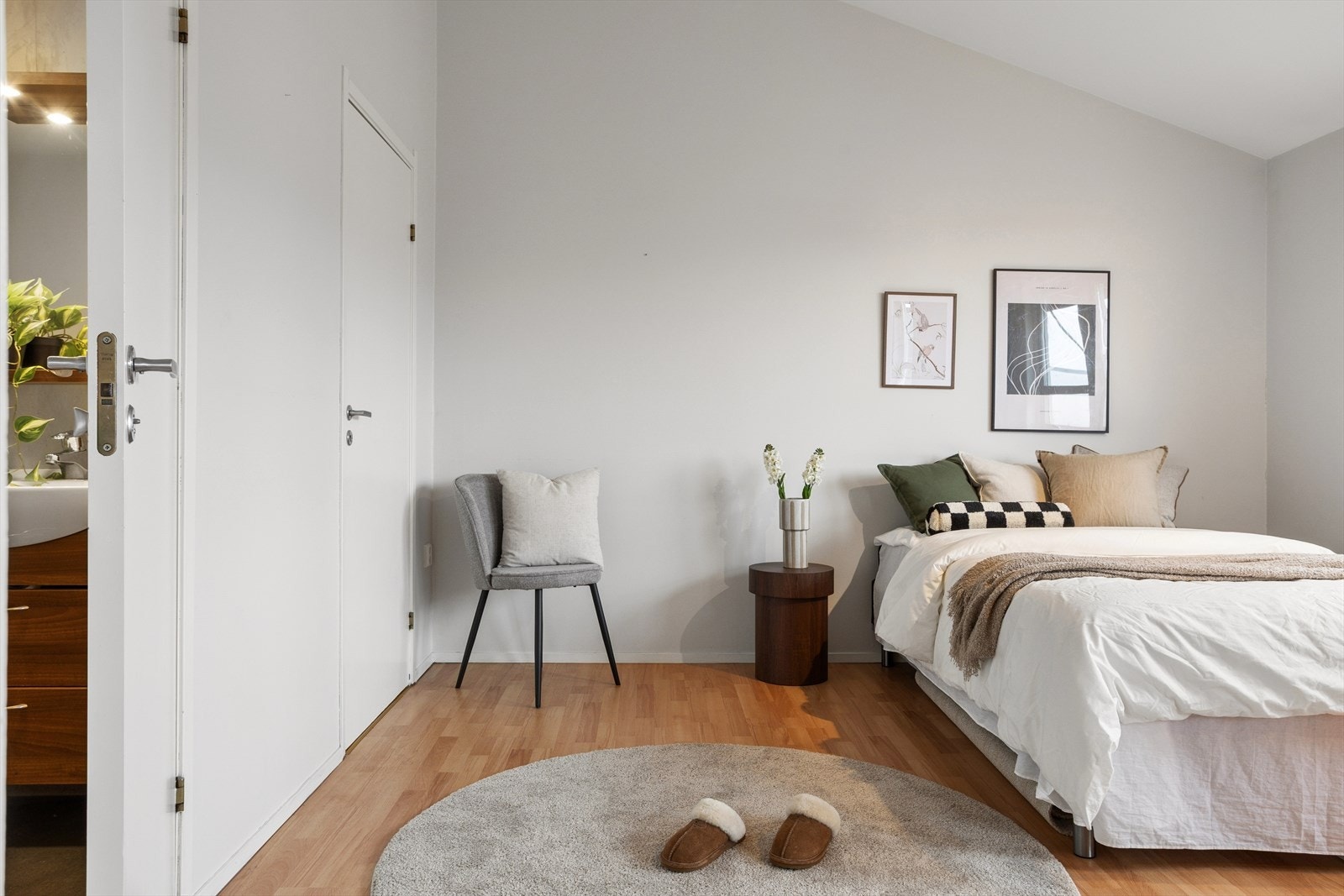 Fra soverommet er det direkte adkomst til bad og bod. Galleribilde