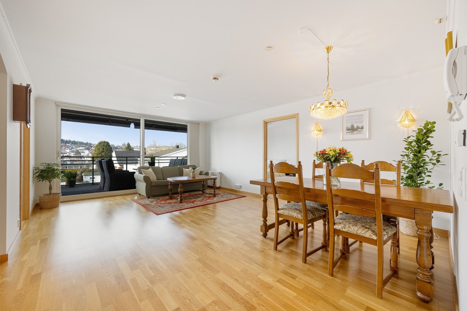 EiendomsMegler1 v/Jørgen E. Thorkildsen presenterer Hjalmar Johansens gate 10 - Lys og pen 3-roms med attraktiv beliggenhet på Falkum!
Foto: Inbovi. Galleribilde