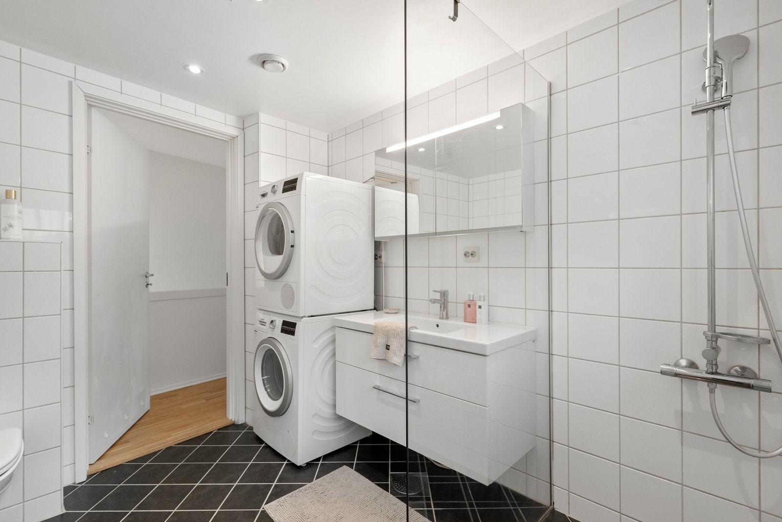 Bad i 3 etasje Galleribilde