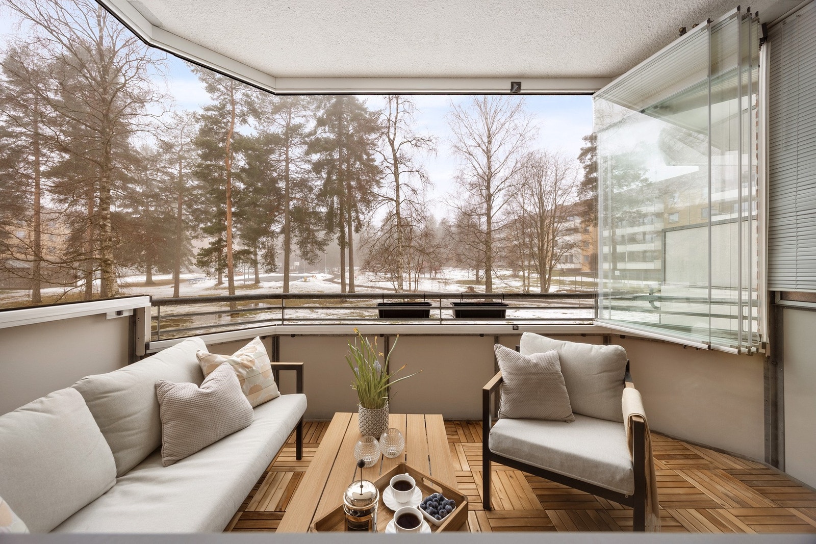 Det er flott utsyn mot grønne fellesområder. Galleribilde