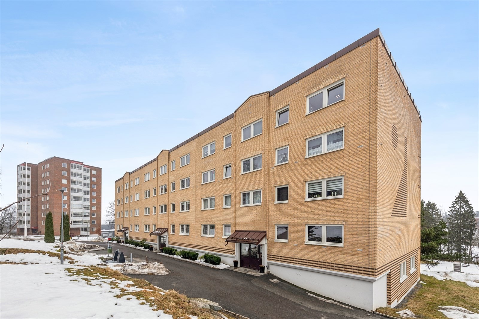 Her bor du i et barnevennlig og etablert område med umiddelbar nærhet til alt du trenger i hverdagen. Galleribilde