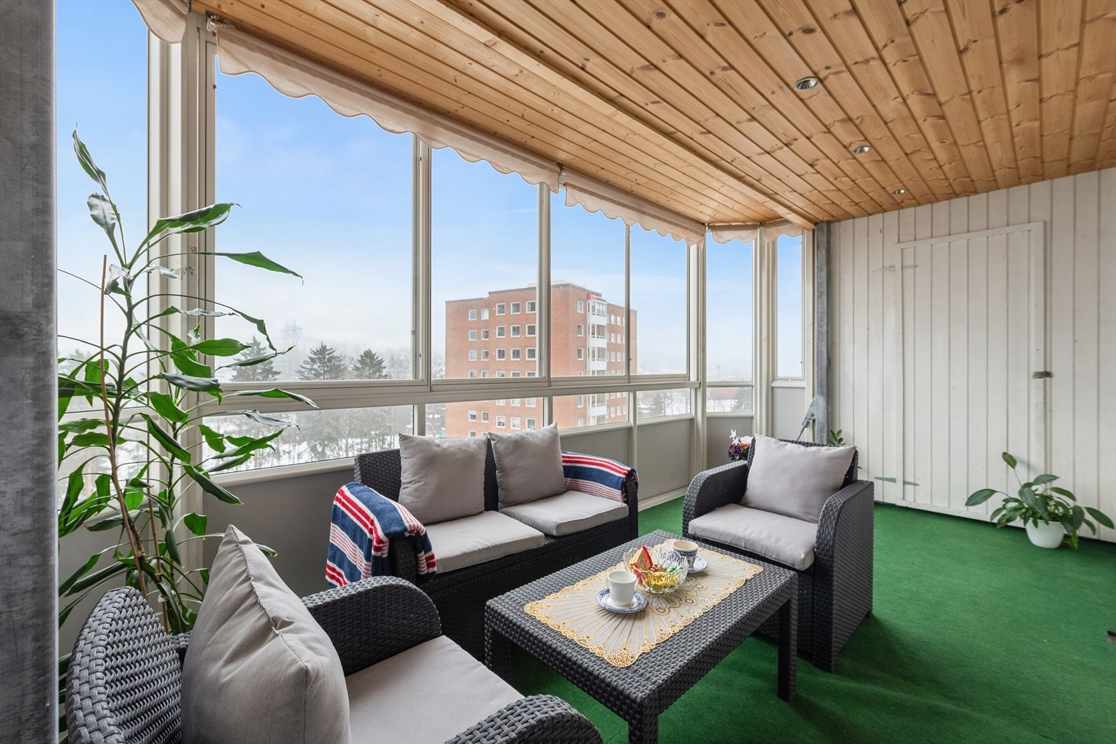 På balkongen finnes også en praktisk bod på ca. 3 m² for ekstra lagring. Galleribilde