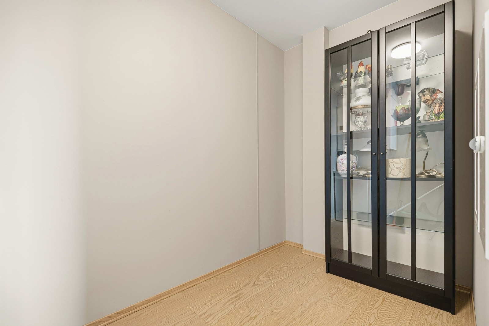 Bod med inngang fra hovedsoverom Galleribilde