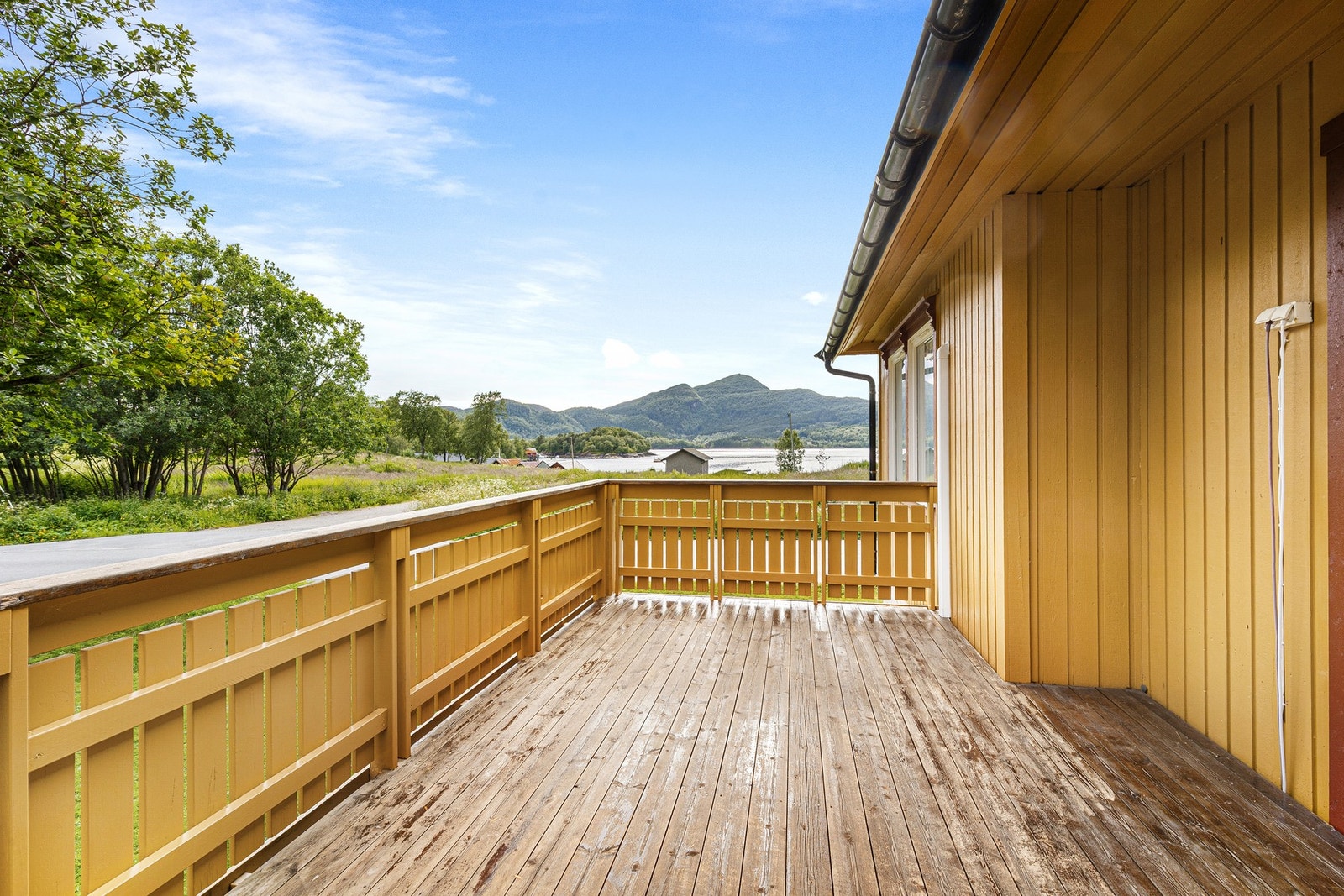 Plass for å ha utemøbler og grill. Galleribilde