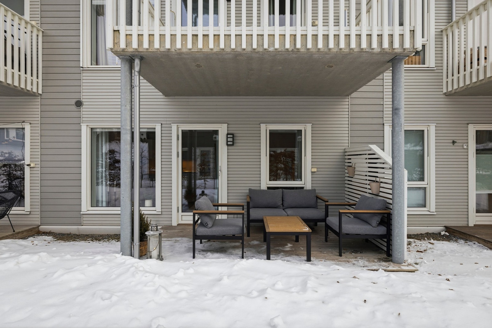 Markterrassen er på ca. 7,5 kvm. og innbyr til koselige sommerkvelder. Galleribilde