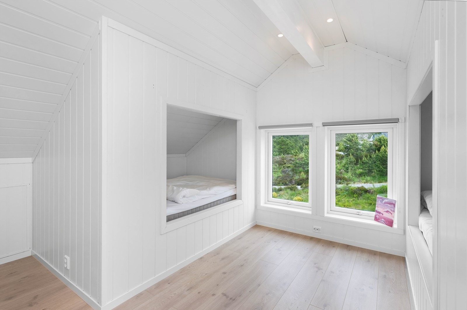 Soverom med 3 innebygde doble sengeplasser. Galleribilde