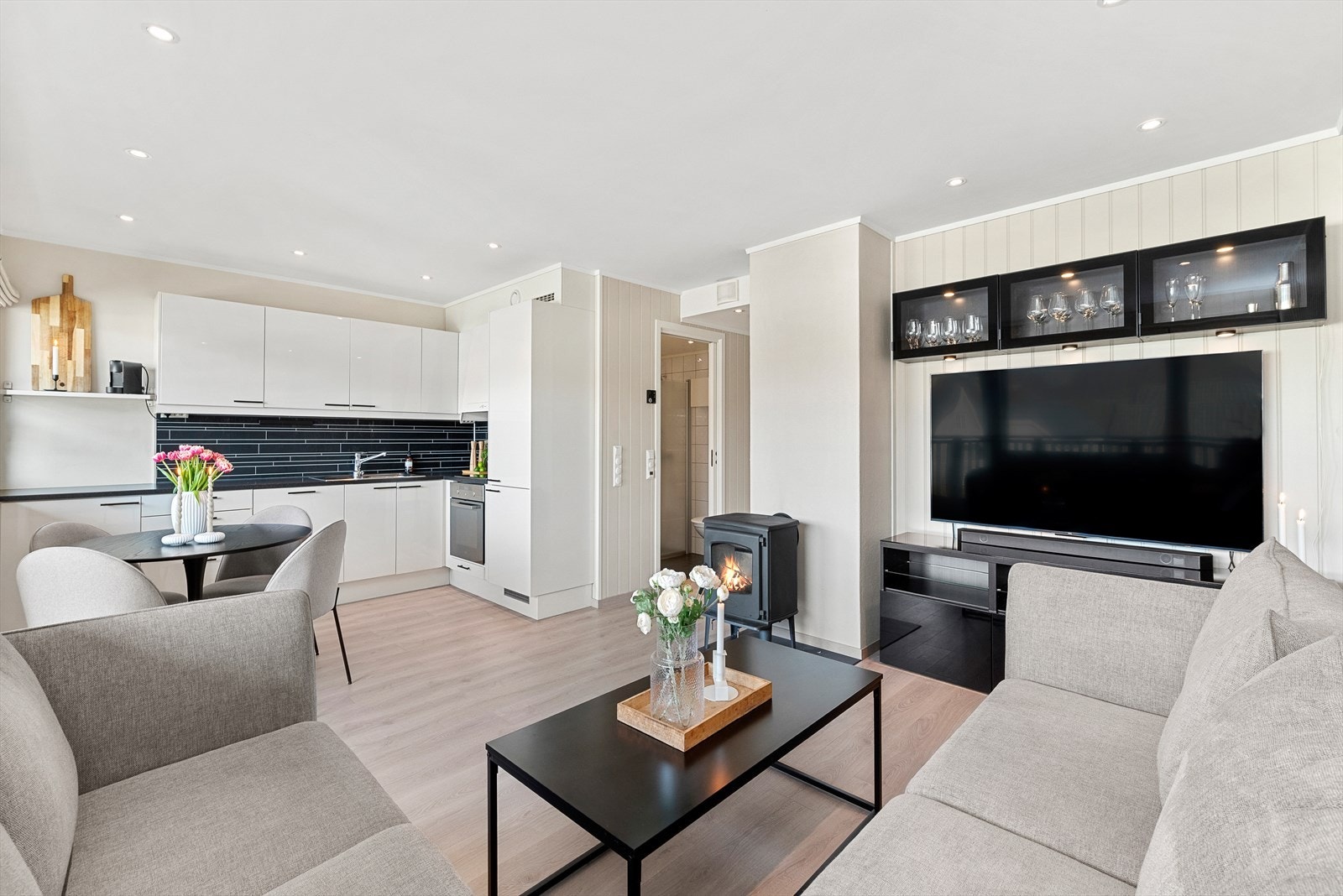 Velkommen til Lenamælen 11! - En flott og romslig 2-roms leilighet med sentral beliggenhet. Galleribilde