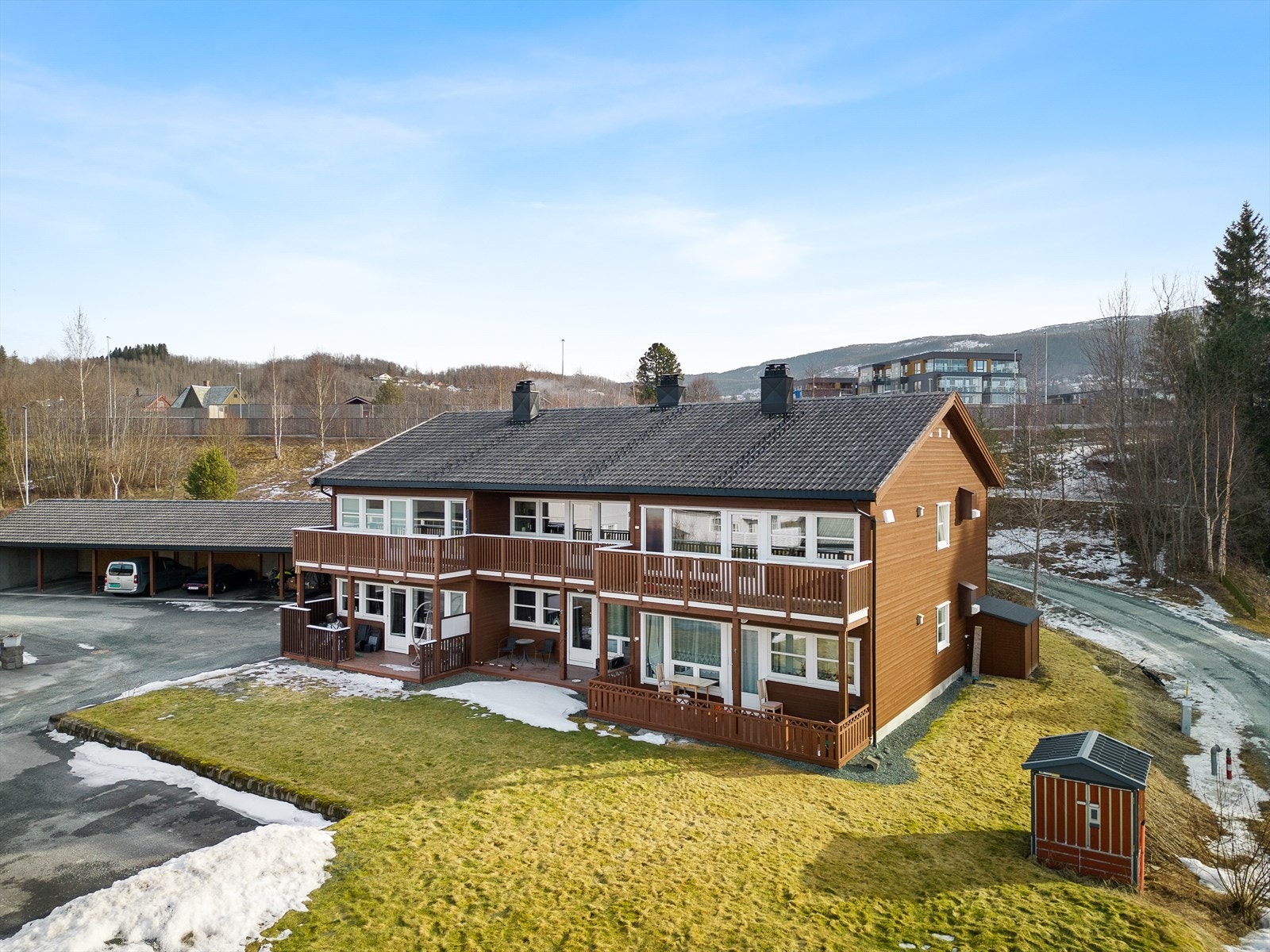 Leiligheten ligger i byggets 2. etasje. Galleribilde