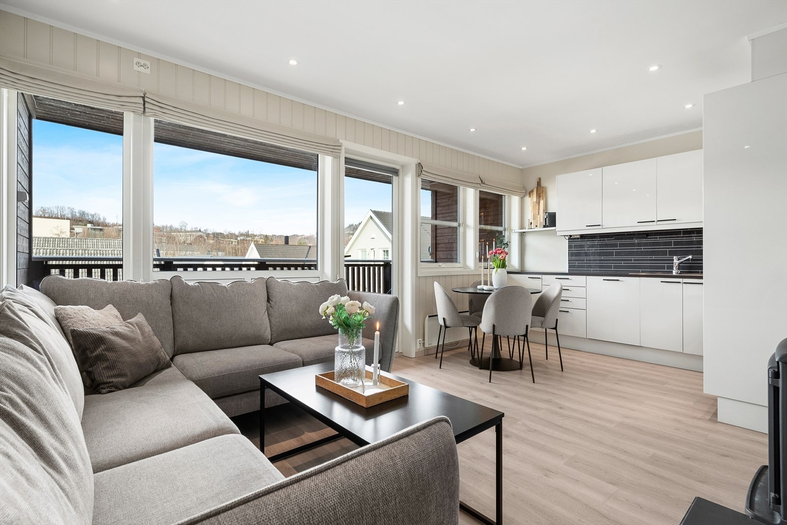 Leiligheten ligger i 2. etasje og stekker seg over hele 52 kvm! Galleribilde