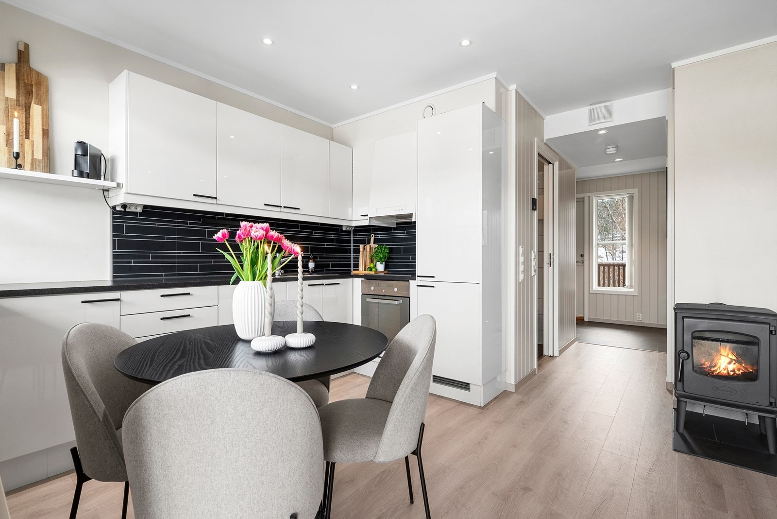 Leiligheten har en gjennomgående høy standard, med mange attraktive kvaliteter. Galleribilde