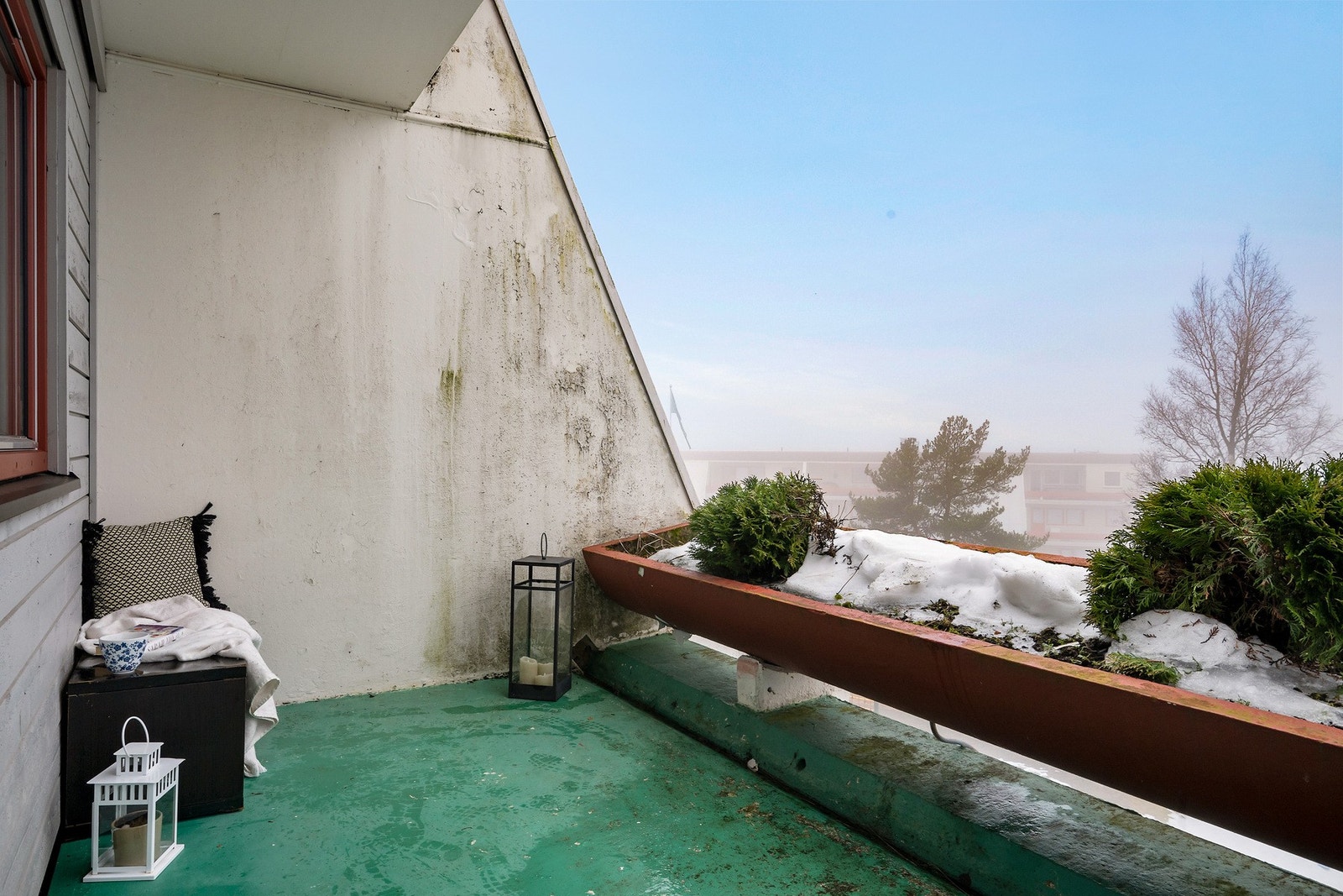 Balkongen er på ca. 13 kvm. Galleribilde