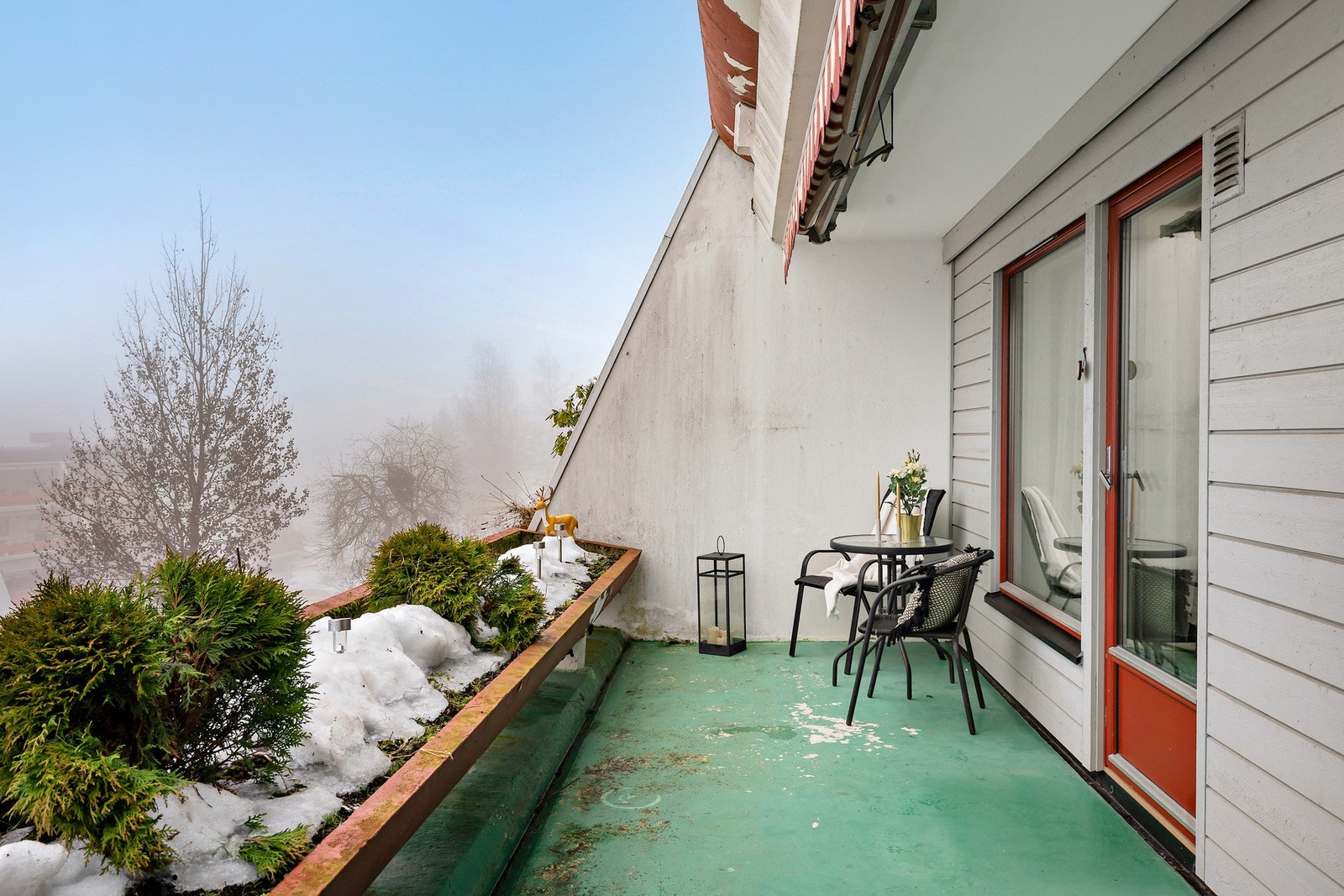 Utsikt mot stille og grønne omgivelser. Galleribilde