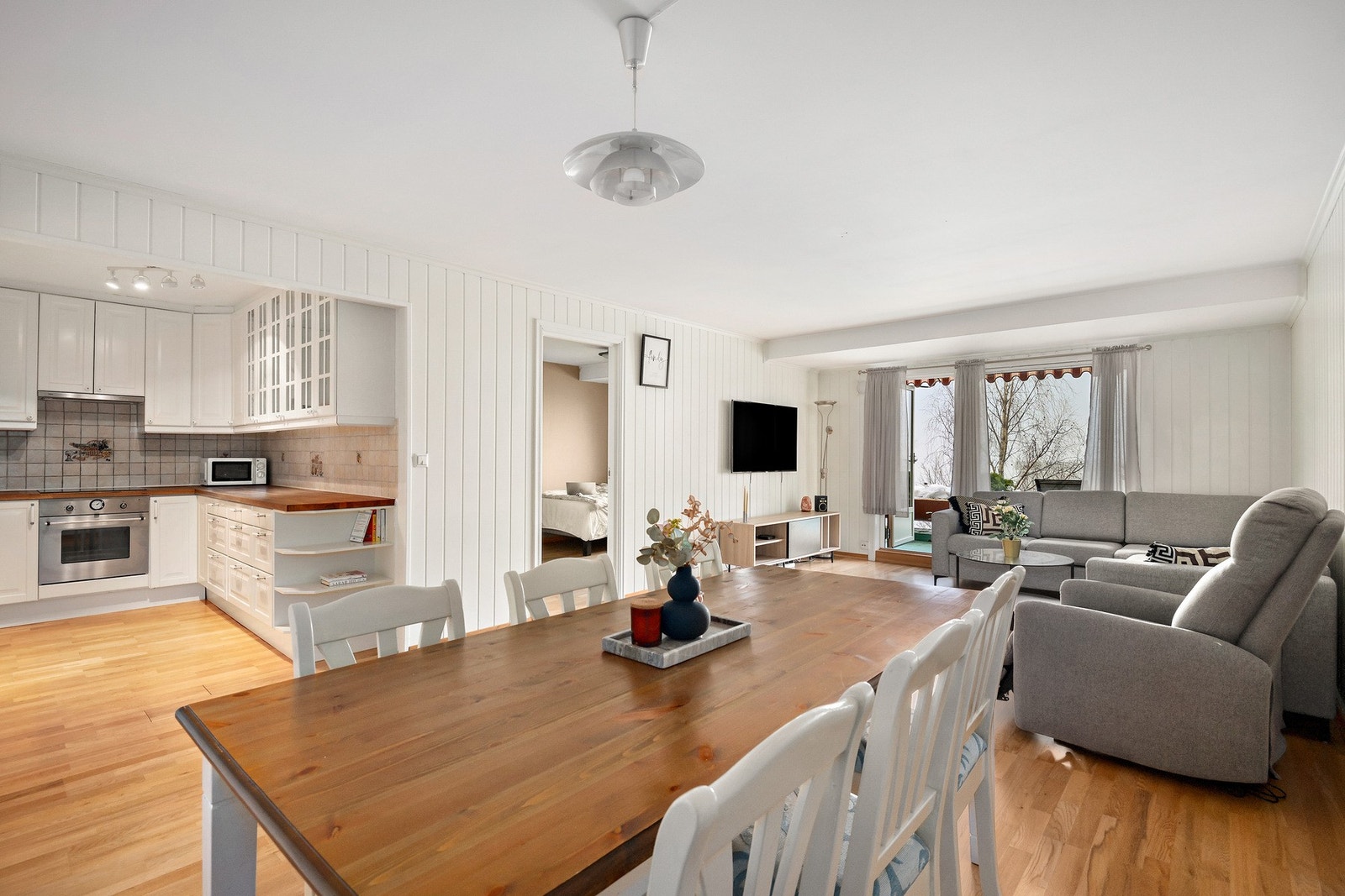 Ali Hashmi v/EIE eiendomsmegling har gleden av å presentere Ragnhild Schibbyes vei 39! Galleribilde