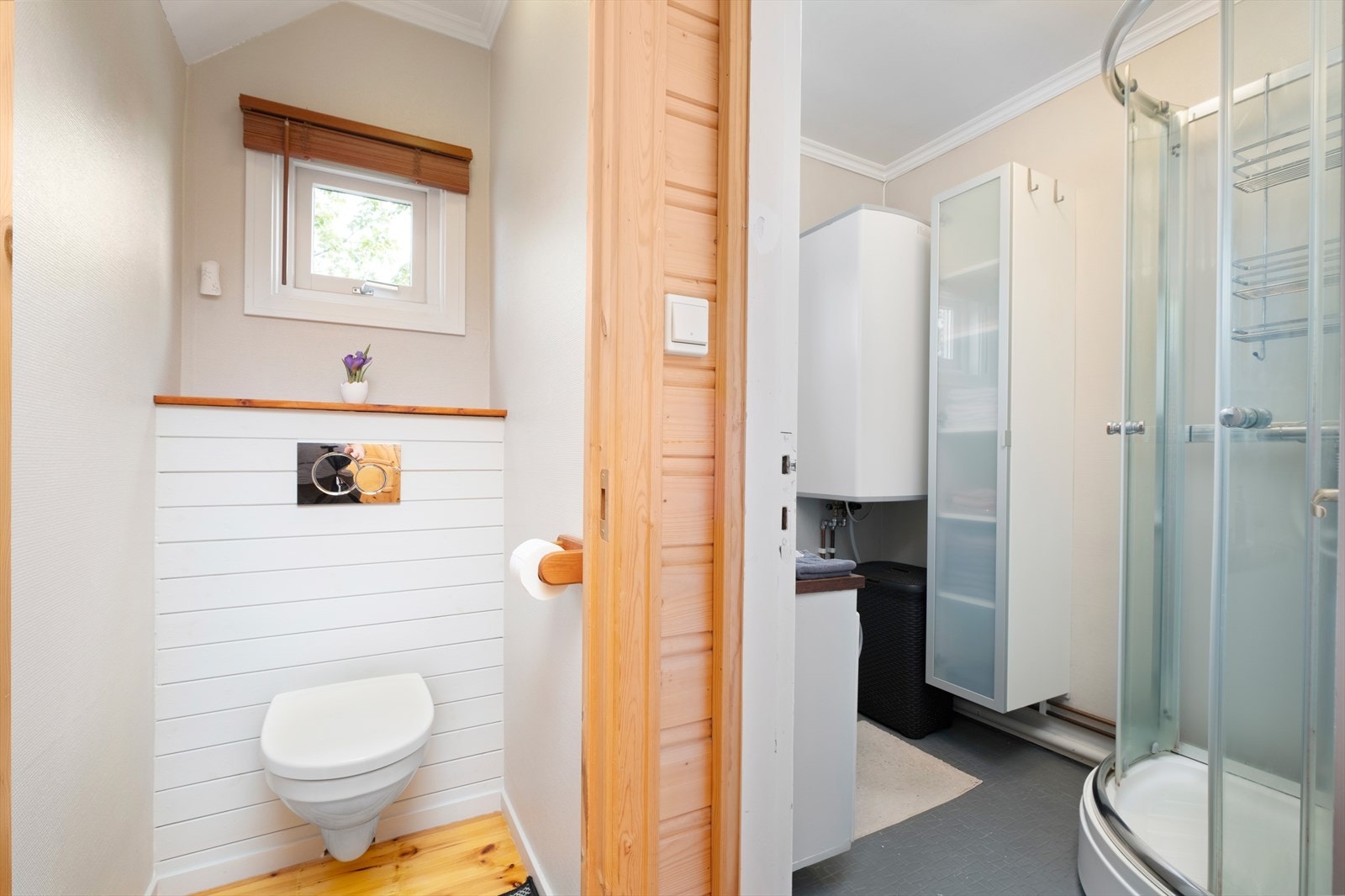 Toalettrommet har fått TG1 av takstmann og fremstår i pen stand. Galleribilde