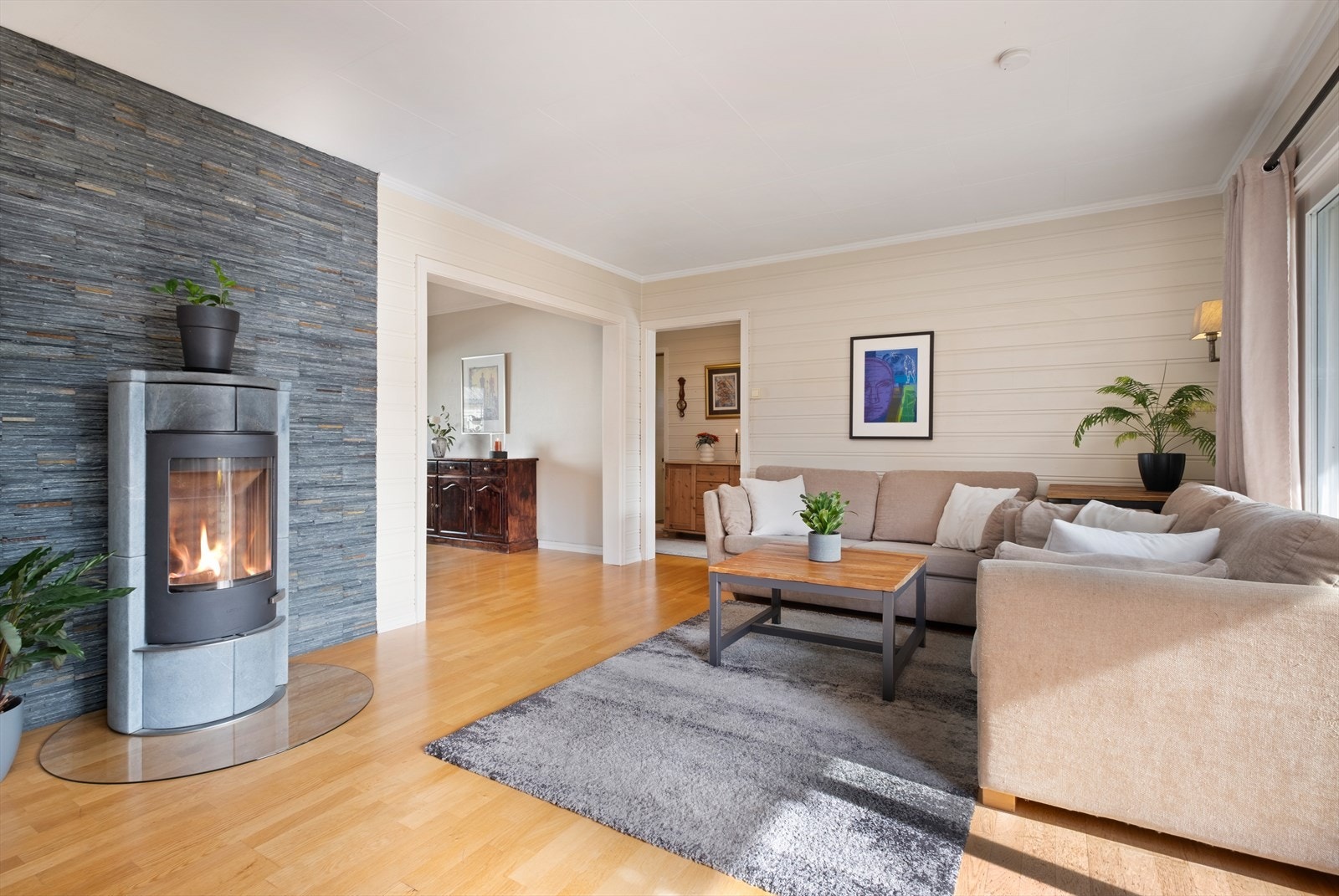 I 1. etasje finner du boligens stue som er på hele 51,7m². Galleribilde